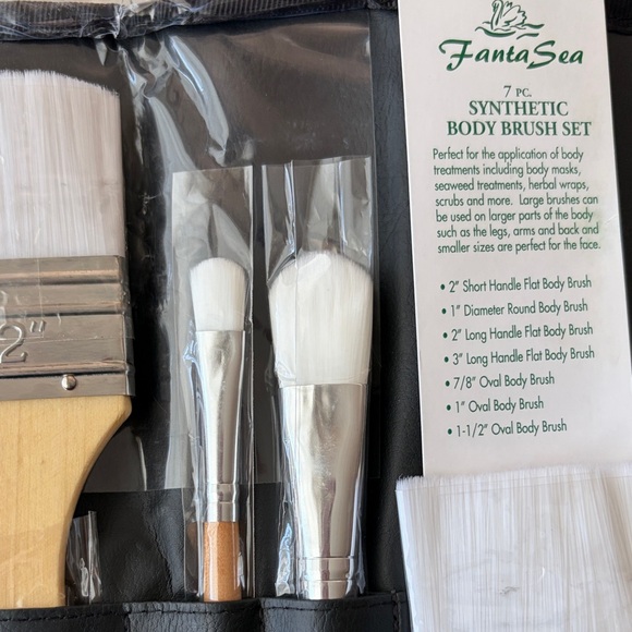 Black Paint Brush Set with Case - Picture 6 of 7